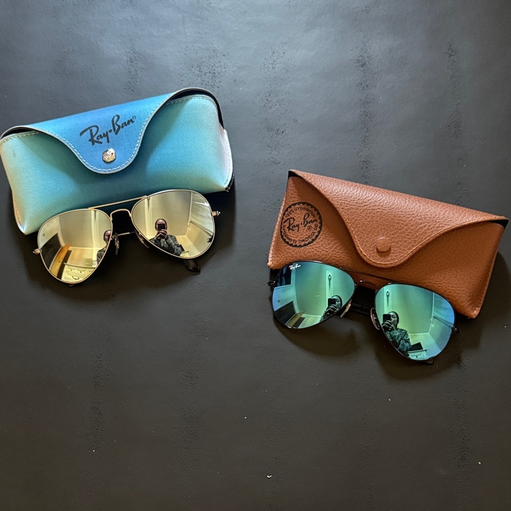 Ray-Ban Aviator Sunglasses with silver and Blue Lenses